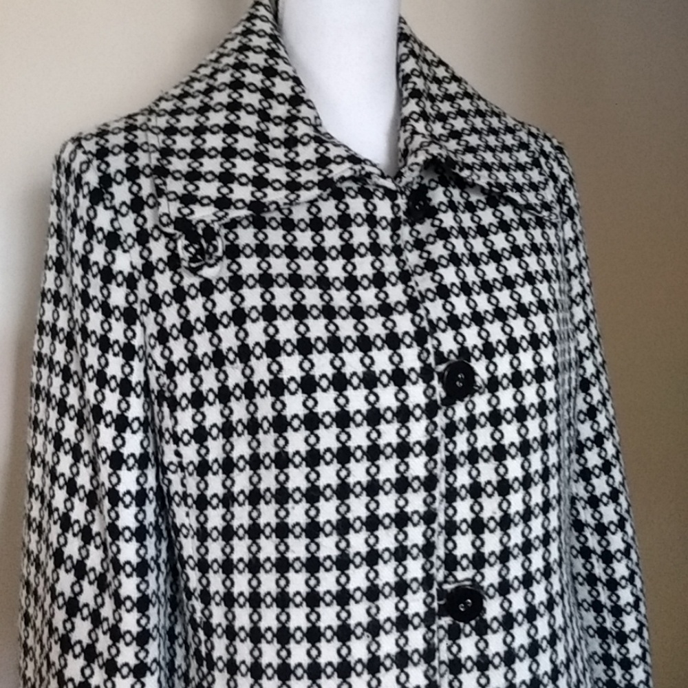 DS Essentials jacket - Picture 5 of 6